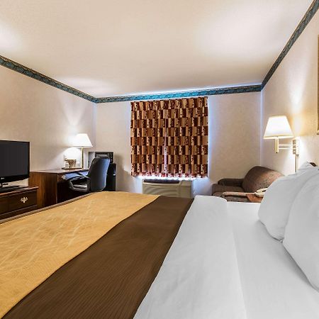Quality Inn & Suites Stacer Экстерьер фото