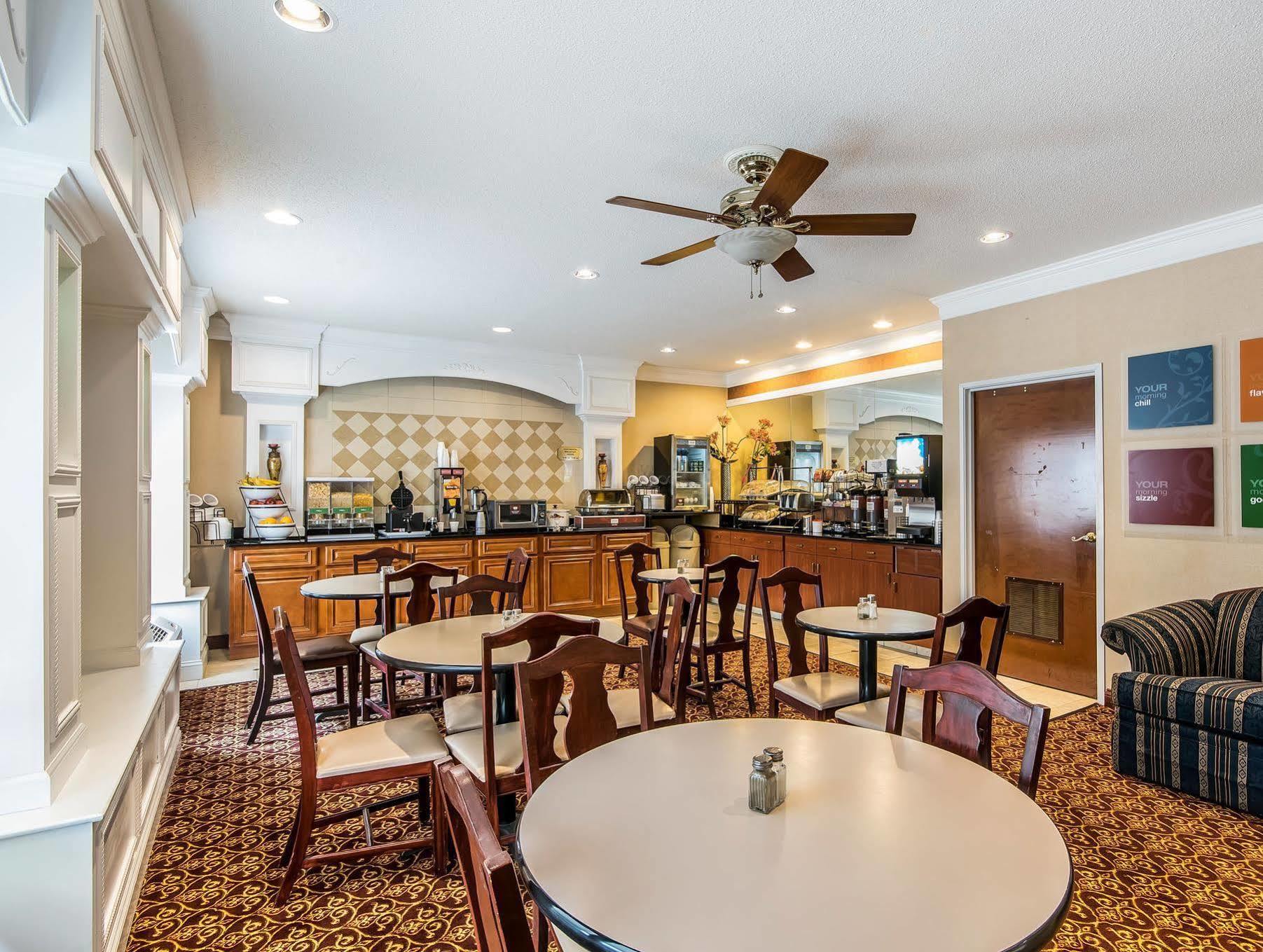 Quality Inn & Suites Stacer Экстерьер фото